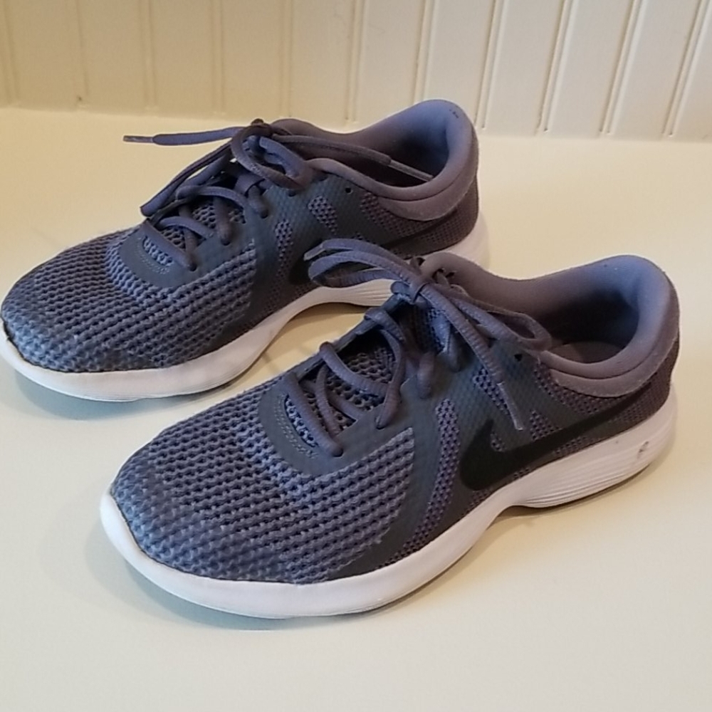 Nike Boys shoes 5.5Y